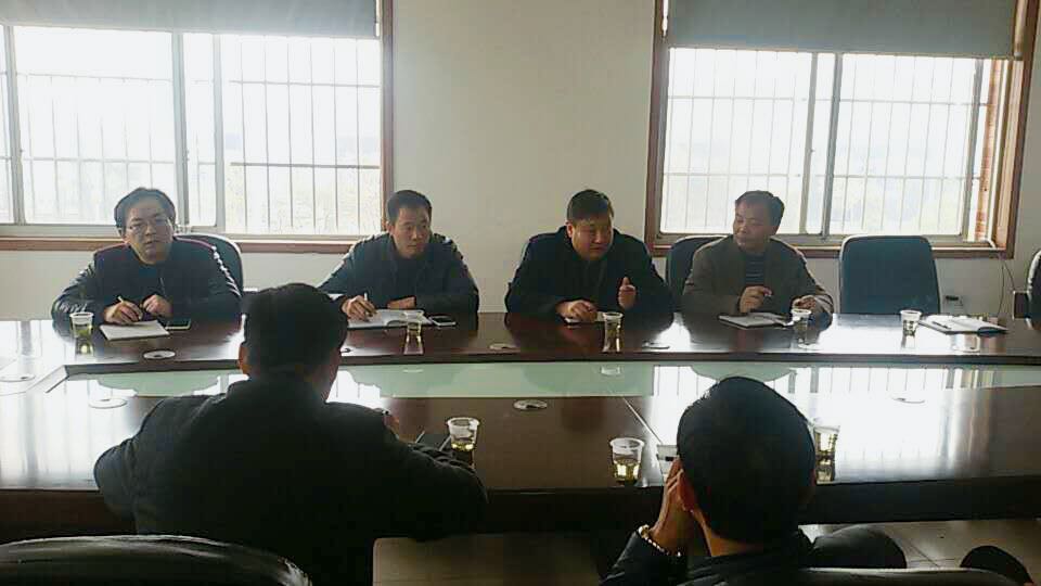段和明副局长就金山新城明照安置房房屋质量问题召开协调会