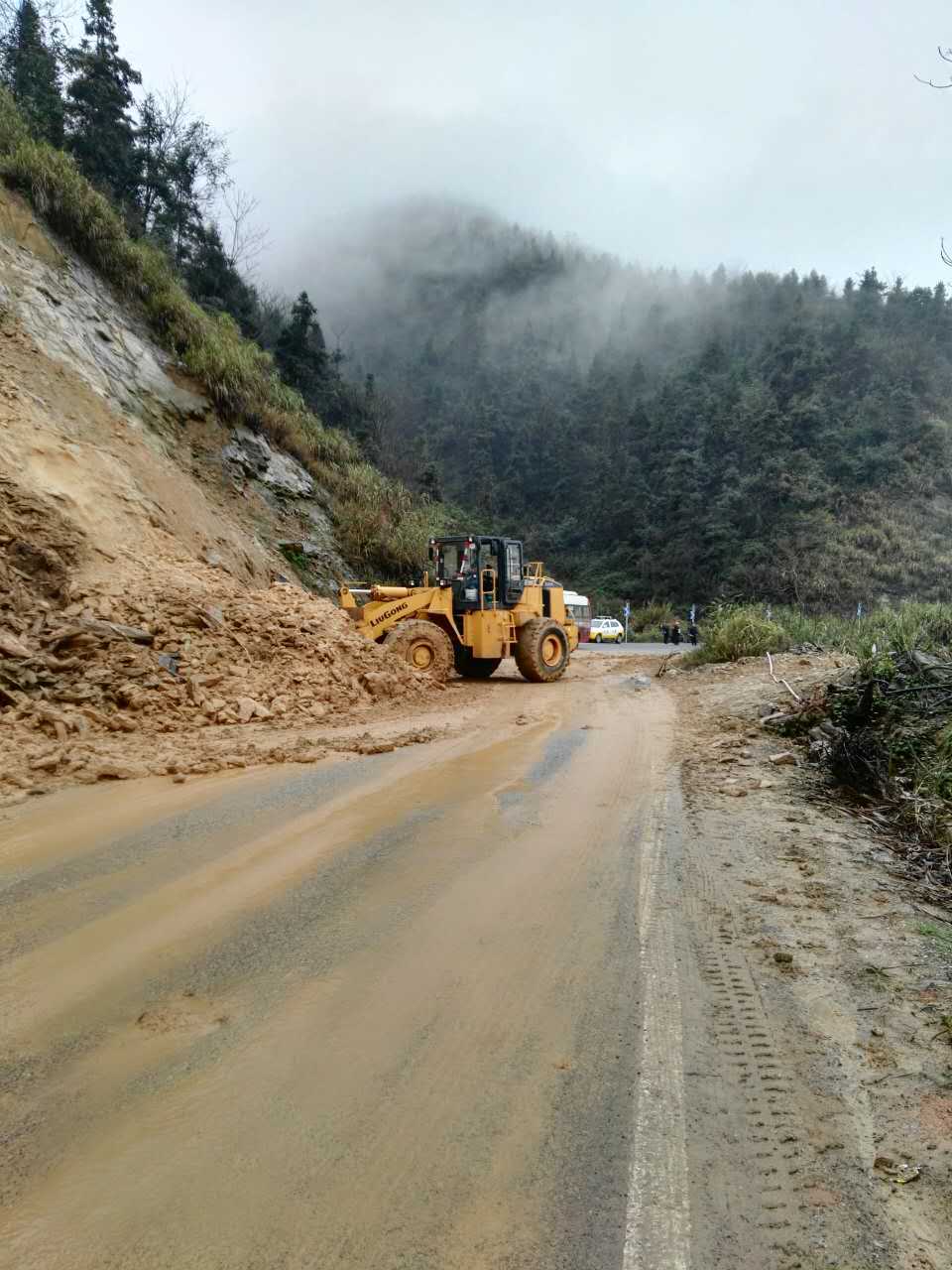 攸县公路局全力以赴保畅通