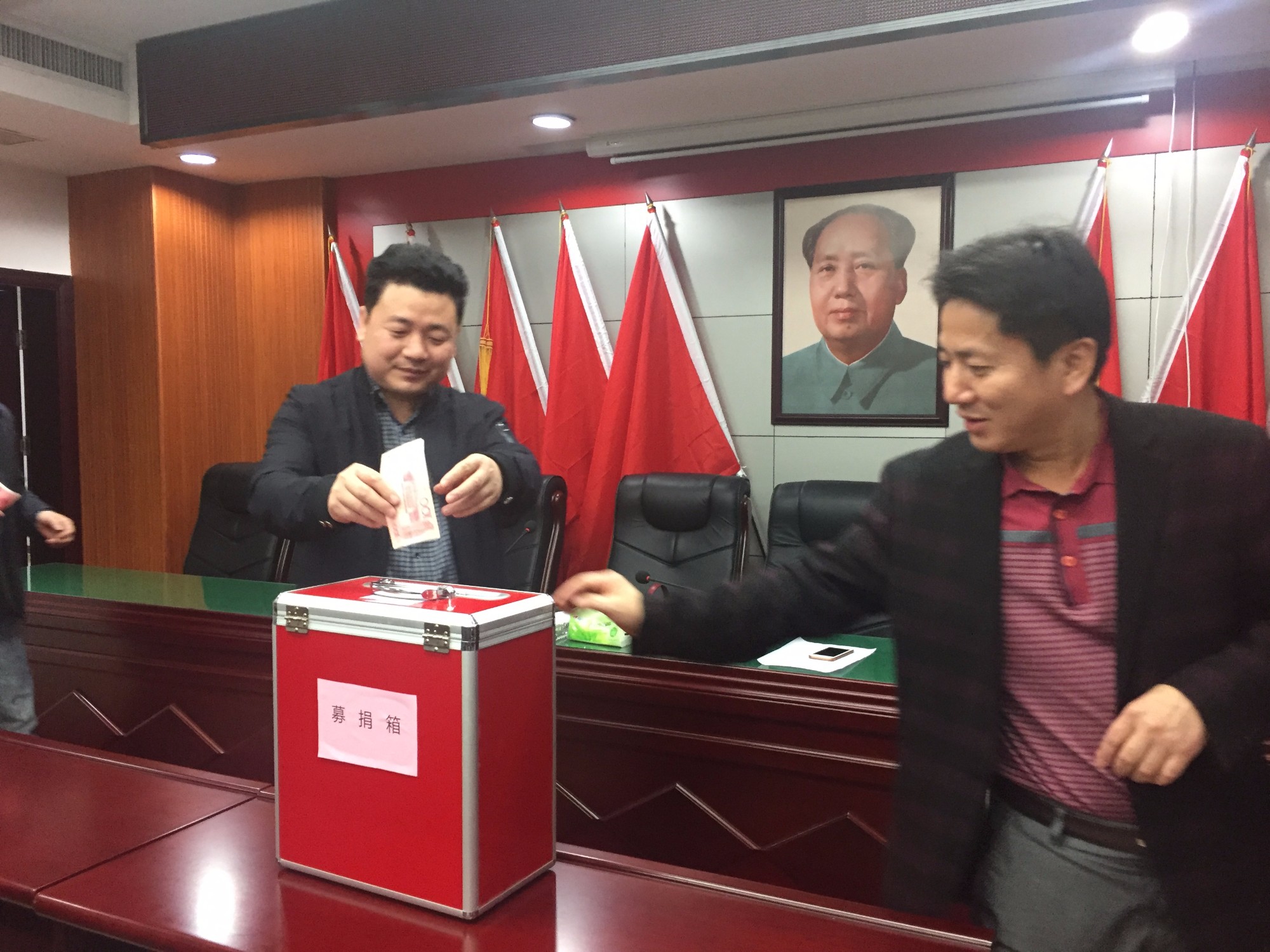 春联街道组织爱心募捐帮助“好心的哥” 贺文林渡难关