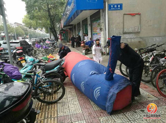 县城管局城市管理执法大队开展市容秩序专项整治