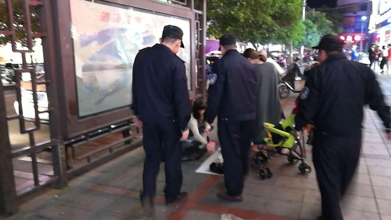 攸县城市管理执法大队开展流动摊担整治