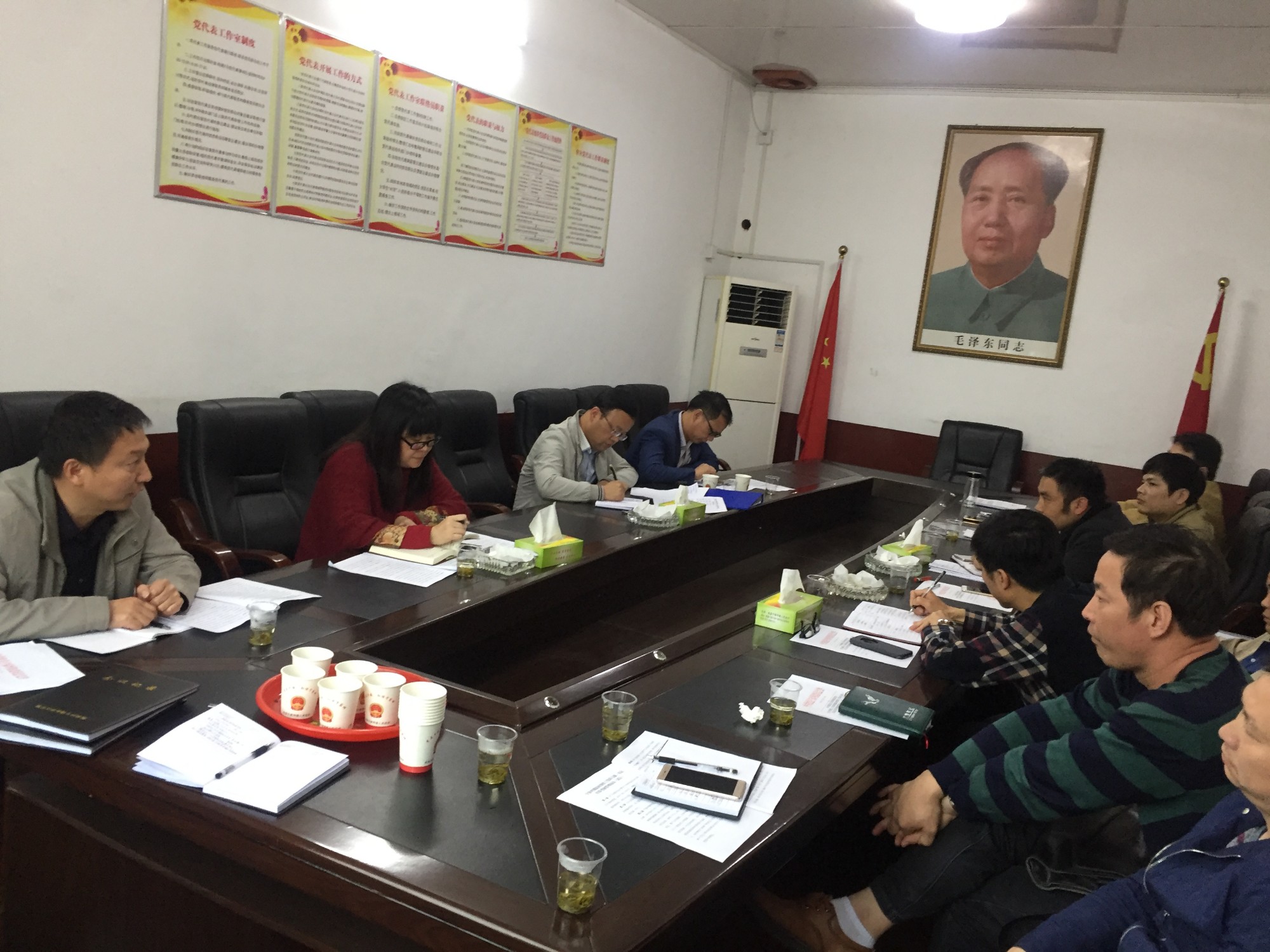 宁家坪镇召开市县驻村帮扶工作队负责人座谈会