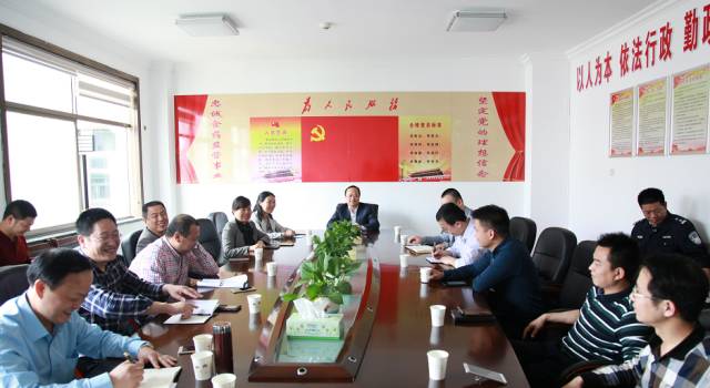 区长杨晓江督查国家卫生城市复审迎检工作