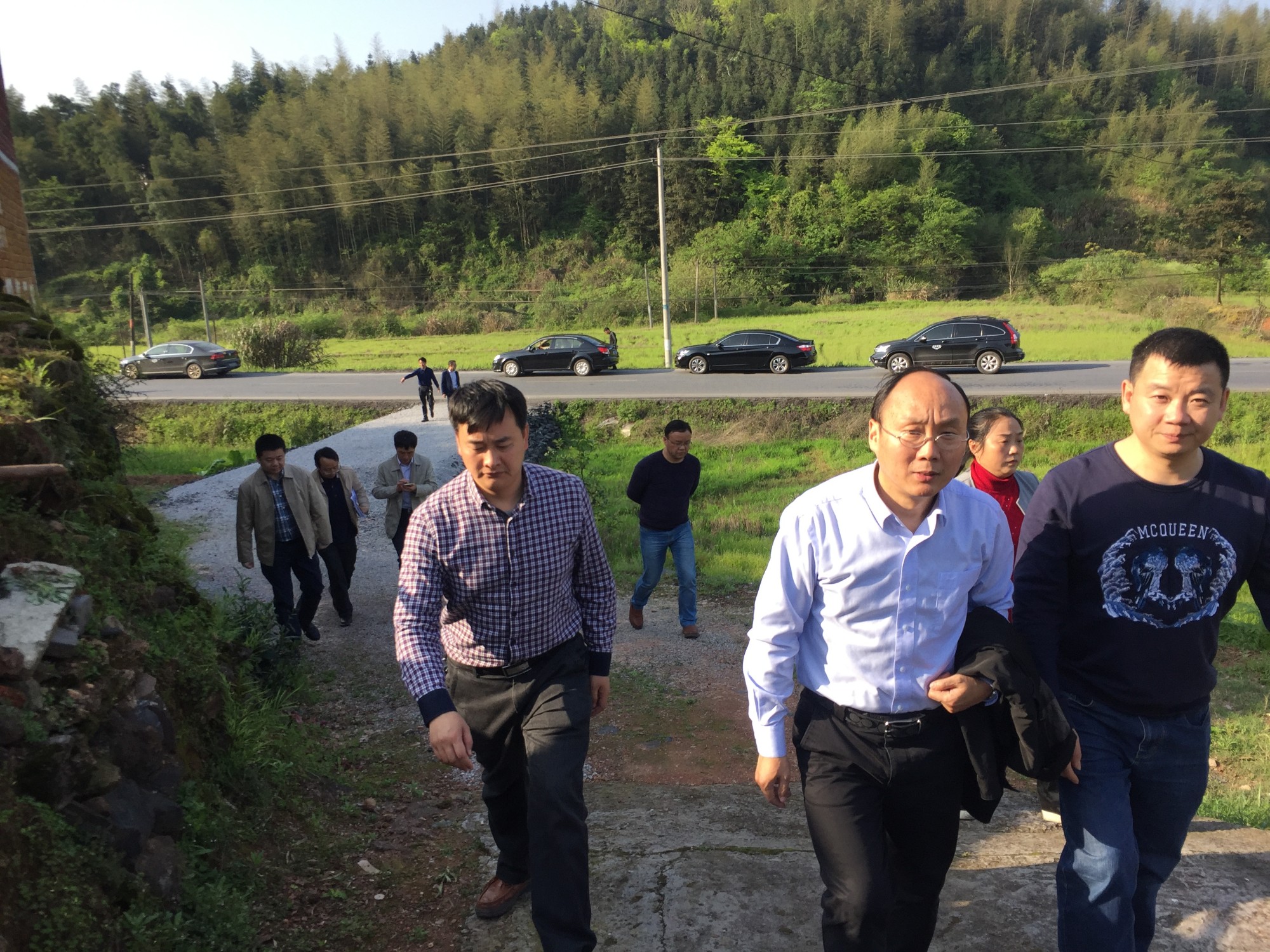 市人大副主任李智一行来宁家坪镇进行“实施‘7 6’脱贫攻坚行动”专项调研