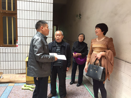 县疾控中心走访慰问结对帮扶贫困户