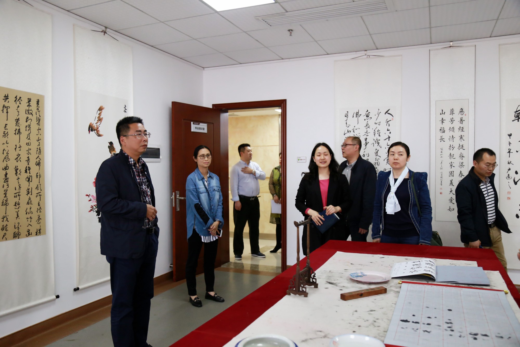 省文明办调研天元区公共文化设施学雷锋志愿服务工作