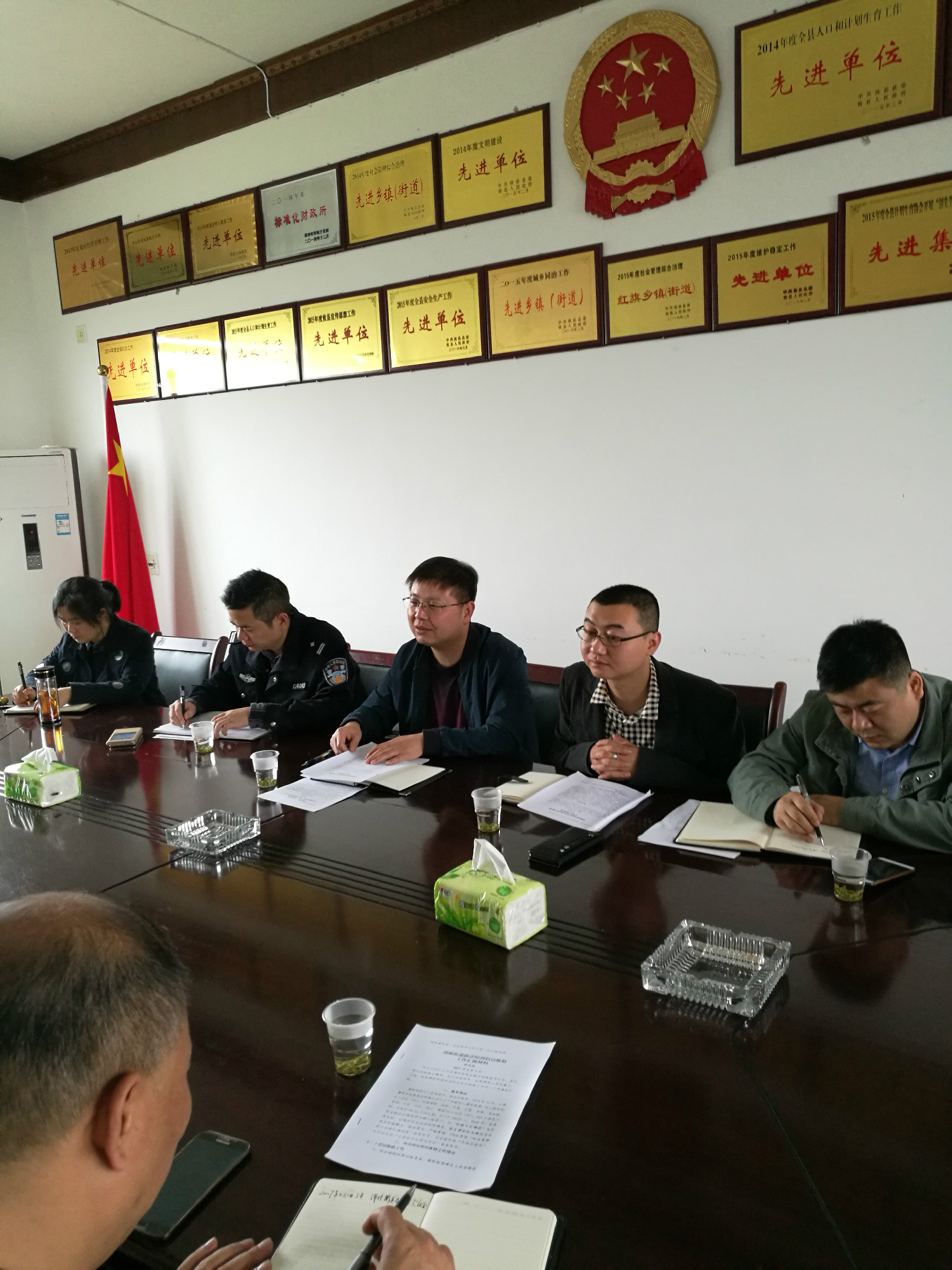 县委常委、政法委书记陈可勇到谭桥街道调研政法综治信访维稳工作