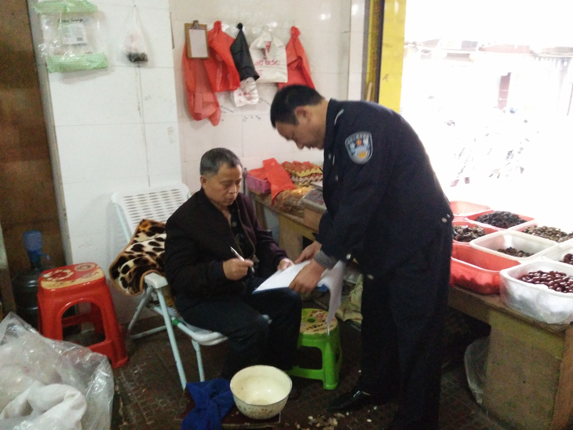 市场服务中心：重抓商品质量 确保消费安全