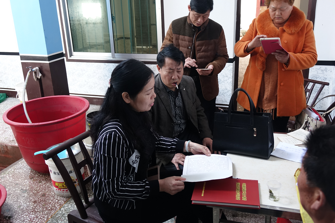 王十万老街后山麻园岭发现淞沪抗战烈士墓