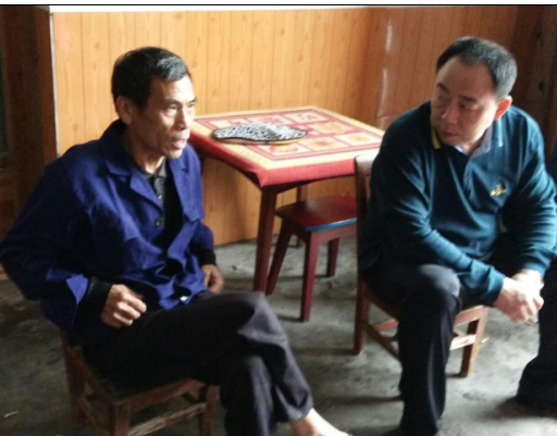 县人社局走访结对贫困户进行调研，为促进“稳脱贫、不返贫”想法子、谋路子