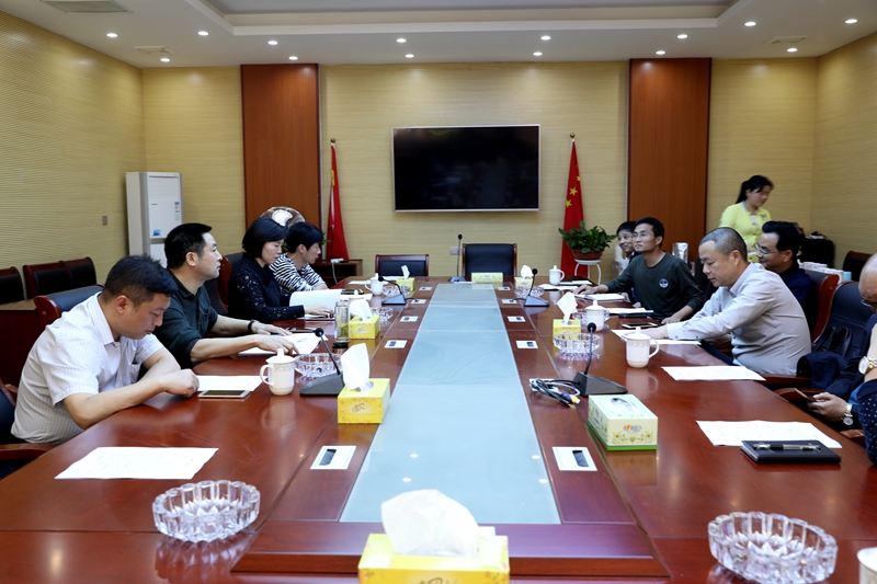 局党组书记、局长何安国，局党组成员、总规划师巫智敏一行在攸县、醴陵开展新型城镇化工作调研