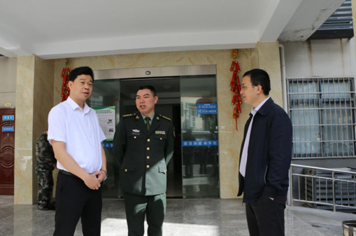 区委常委、人武部长杨人杰到建设街道检查民兵整组及阵地建设情况​