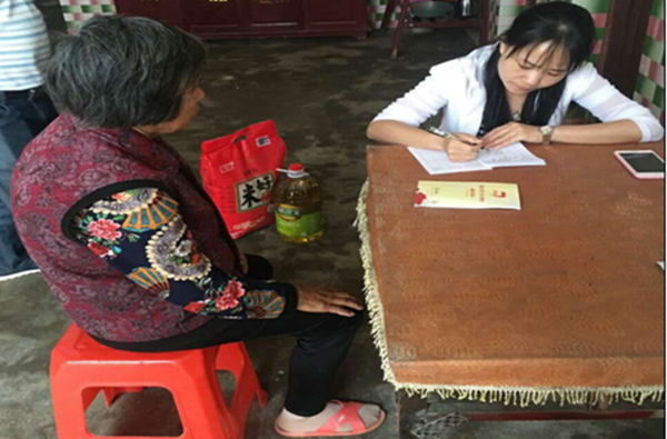攸县接待办主任聂双利一行走访结对帮扶对象