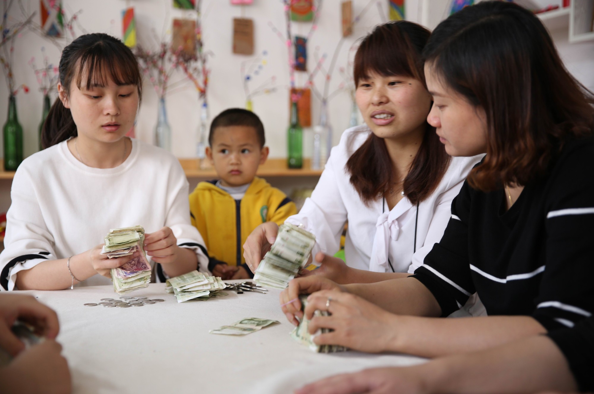 新马中心幼儿园爱心图书义卖活动