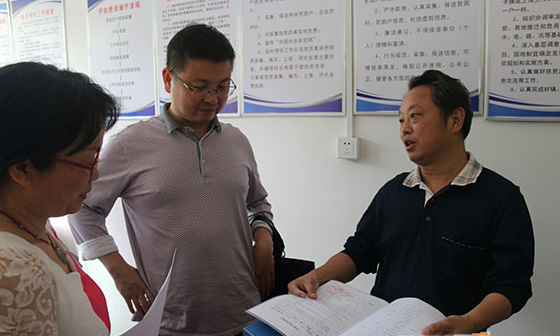 尹诺昂到谭桥街道万美村指导扶贫工作