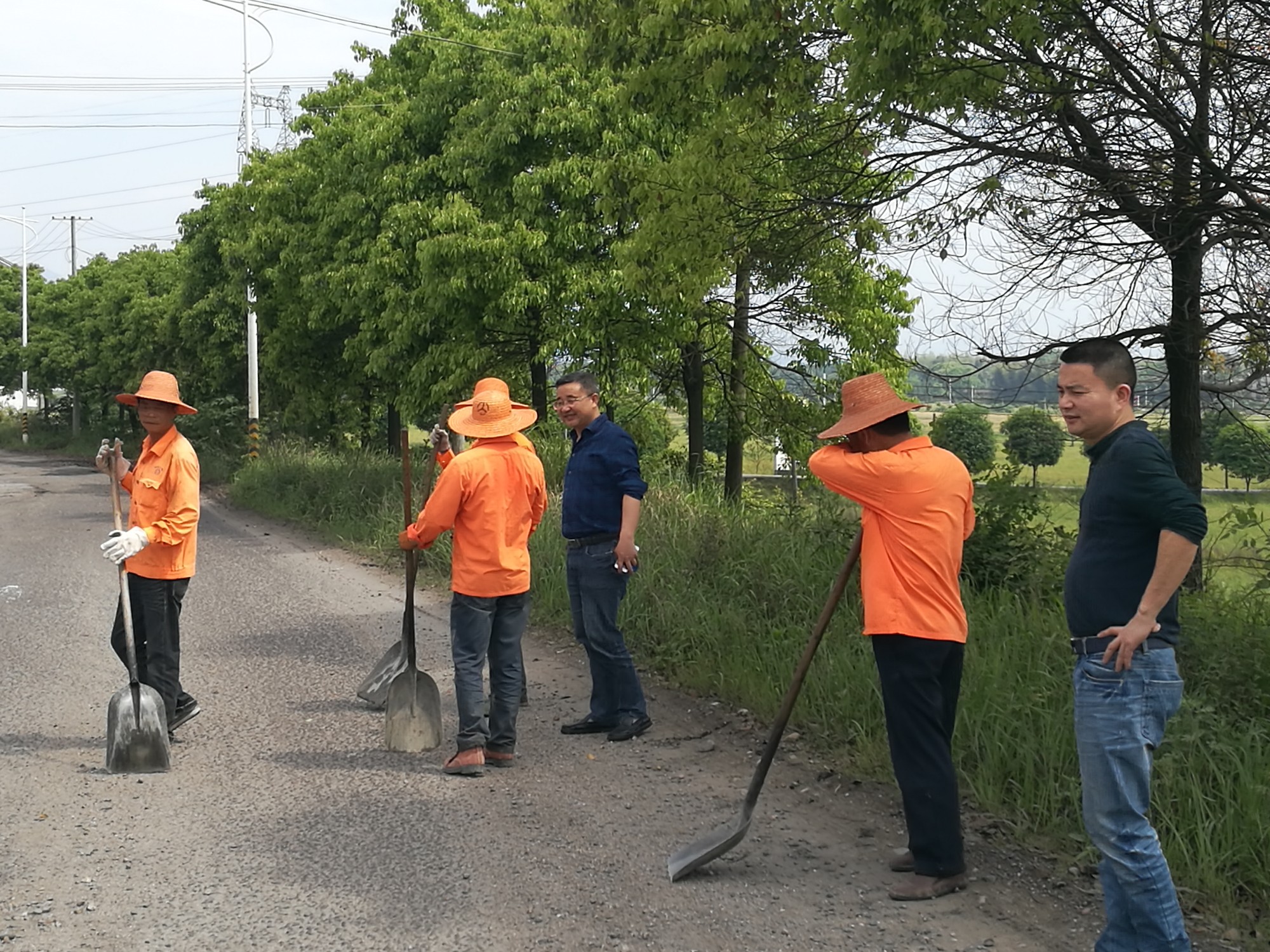 攸县公路局圆满完成五一小长假保畅工作