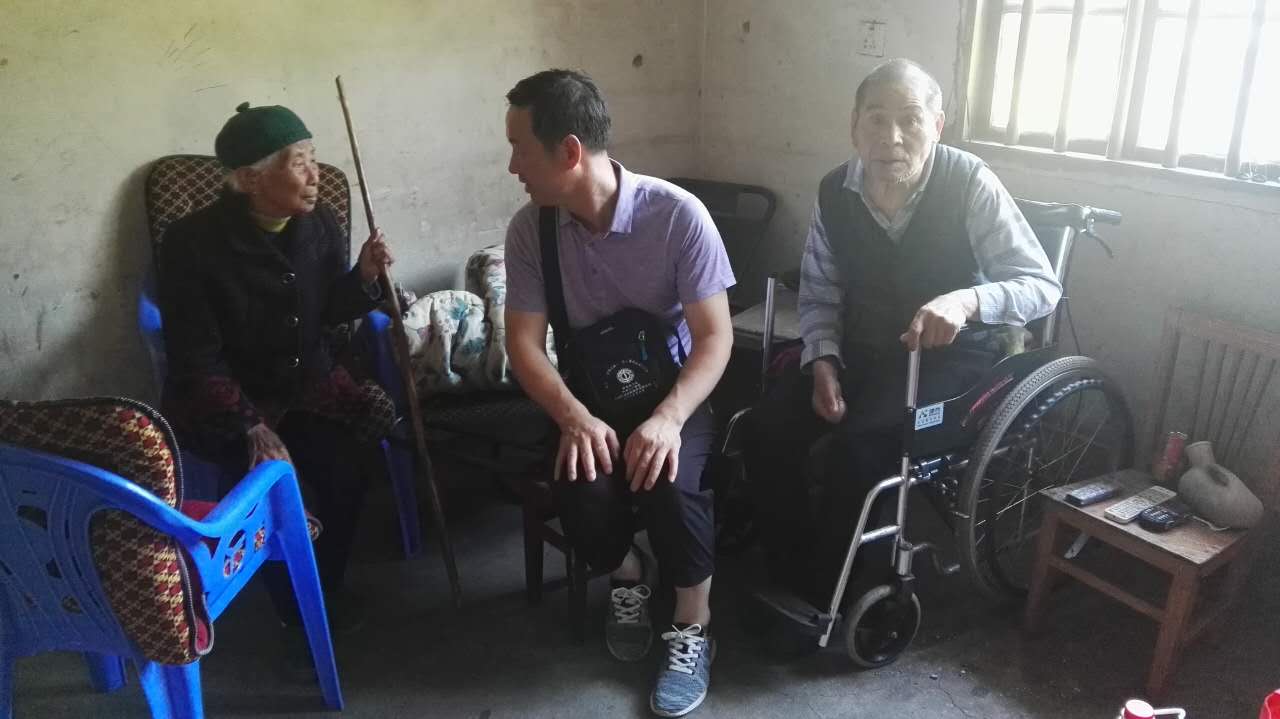 县科协：端午佳节送温暖
