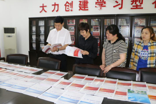 区委常委、统战部长冯湘玲到建设街道召开综治民调工作调度会