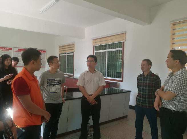 市老龄办主任陈韬一行督察芦淞区基层老龄工作