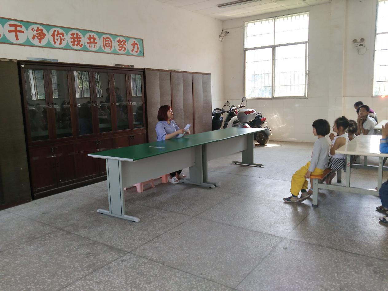 司法局深入莲花小学开展法制进学校活动