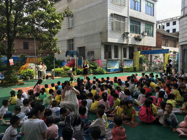 攸县消防进幼儿园 萌娃“零距离”体验消防