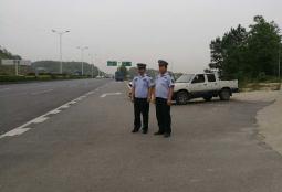 芦淞城管为全国企业家活动日暨中国企业家年会通用航空高峰论坛市容环境卫生保驾护航