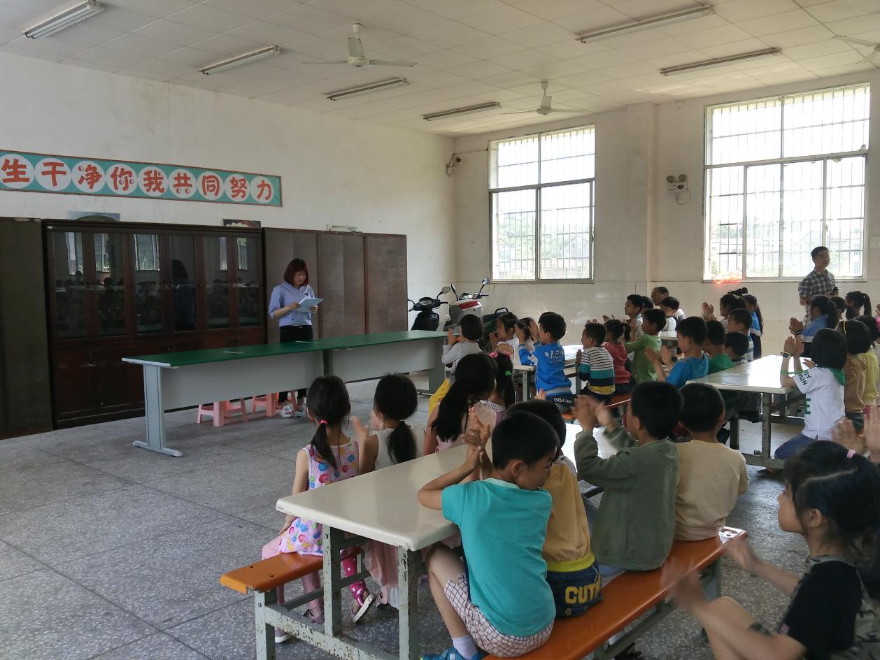 司法局深入莲花小学开展法制进学校活动