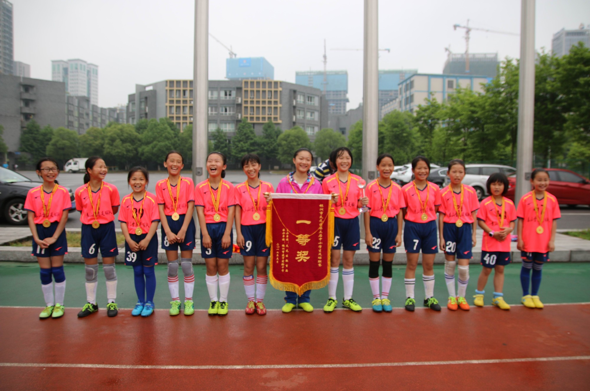 天元区第三届中小学足球联赛顺利举行