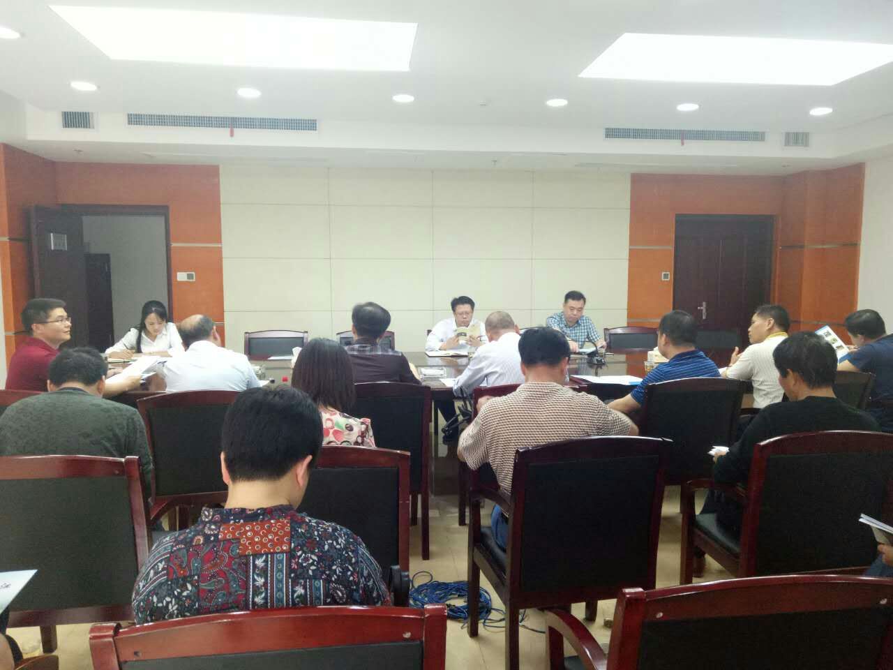 宋长征主持召开扶贫工作调度会