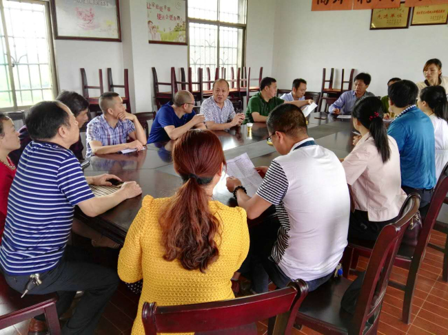 走访慰问贫困户 开展一对一结对帮扶