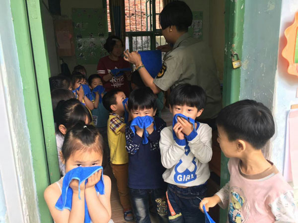 攸县消防进幼儿园 萌娃“零距离”体验消防