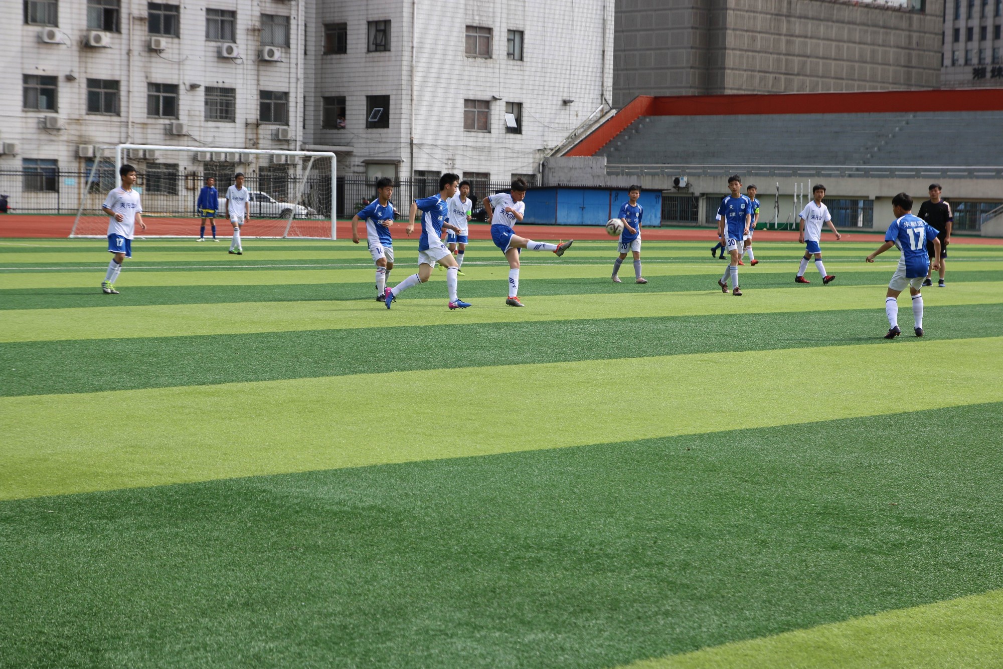 天元区第三届中小学足球联赛顺利举行