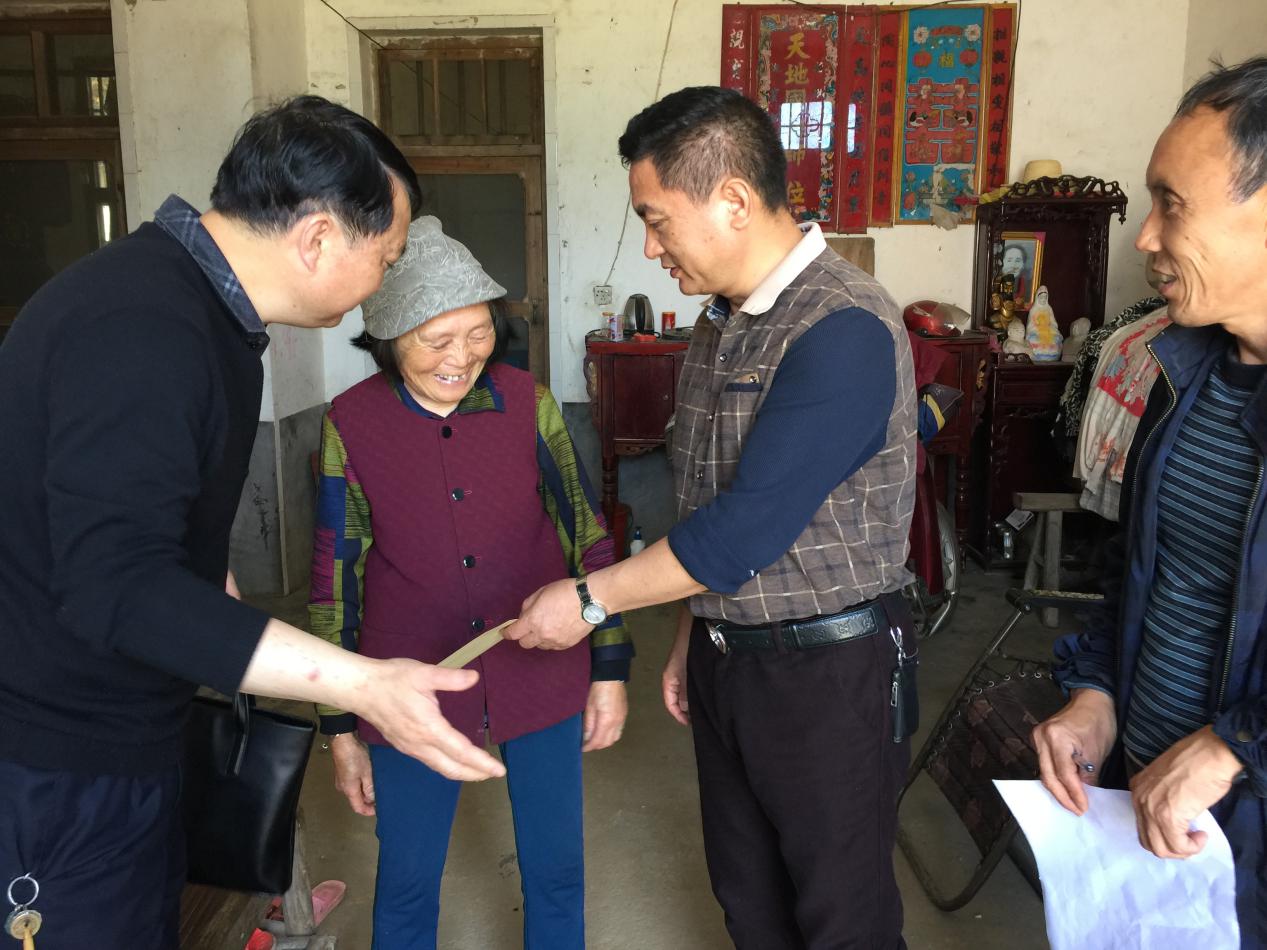 攸县文化市场综合执法大队开展入户扶贫