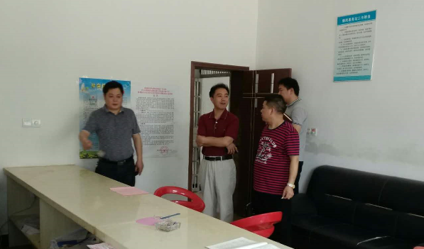 区委常委、纪委书记邹建平到枫溪街道曲尺村调研走访