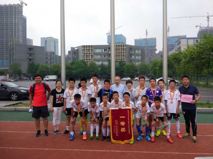 天元区第三届中小学足球联赛顺利举行