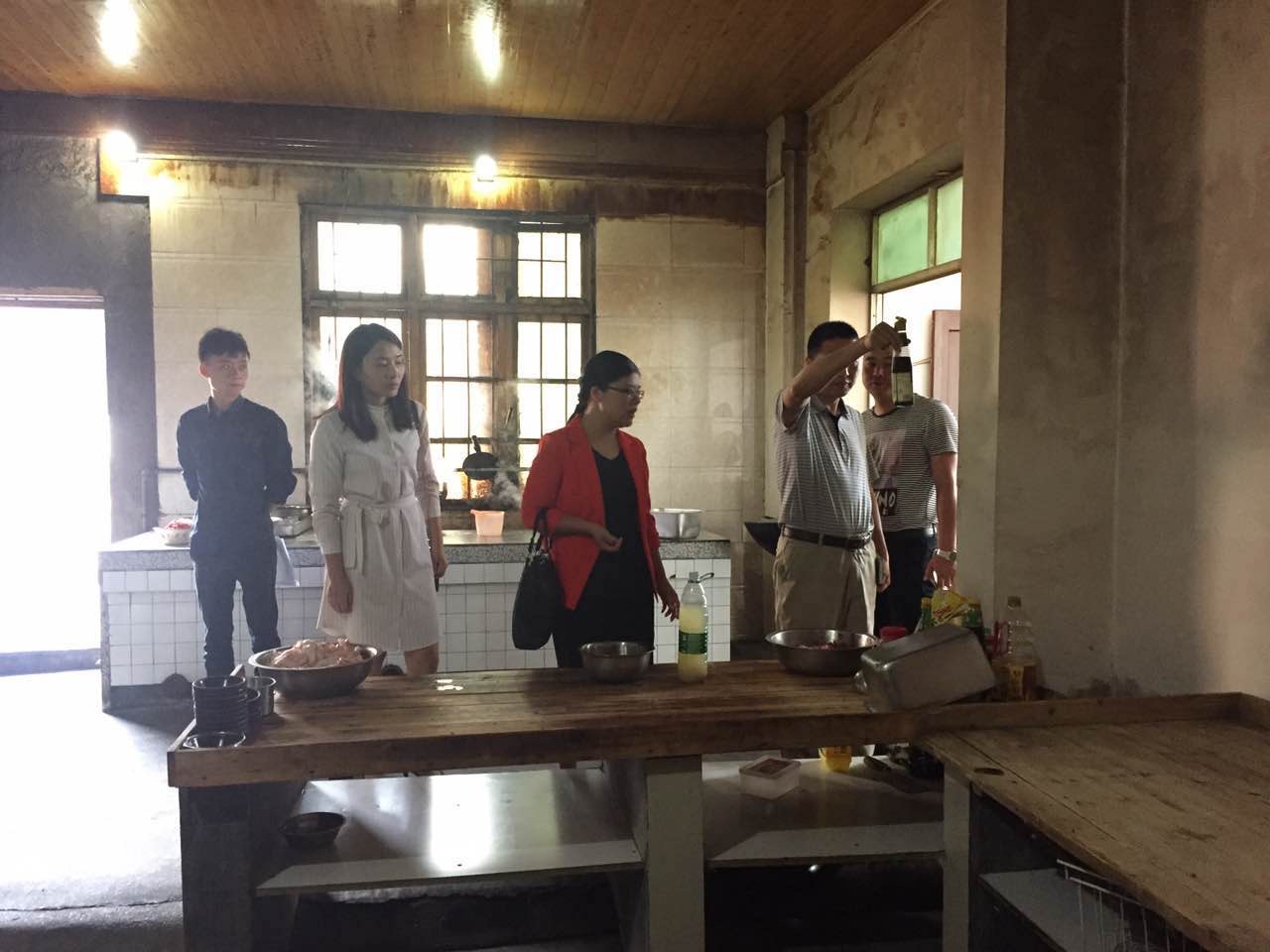 文小凤督查敬老院安全工作