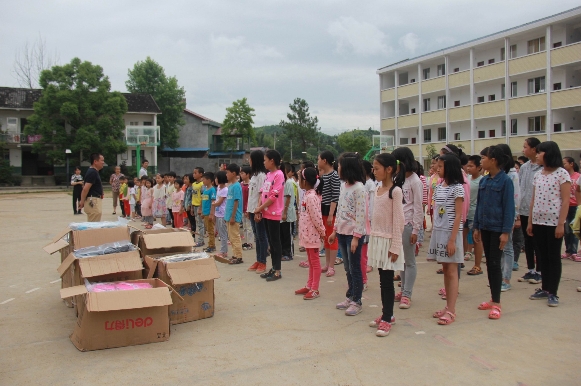 天元区泰山学校精准教育帮扶茶陵浣溪中心小学