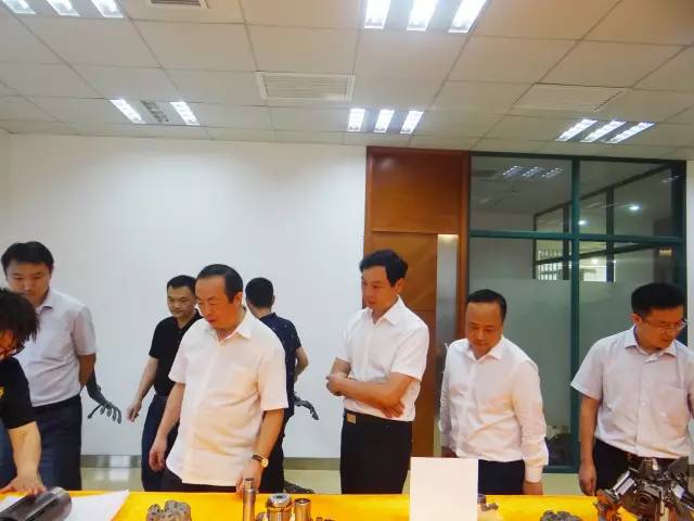 国家发改委国防司周平副司长一行专题调研芦淞军民融合工作