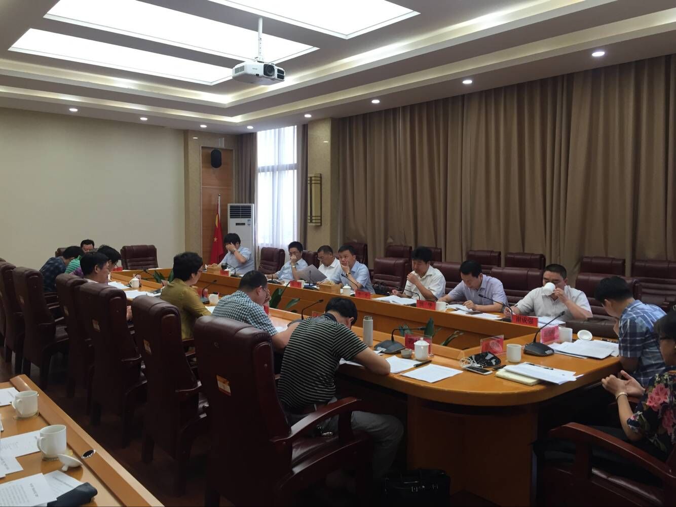 湘西州委常委、副州长房卫一行来我市考察交流
