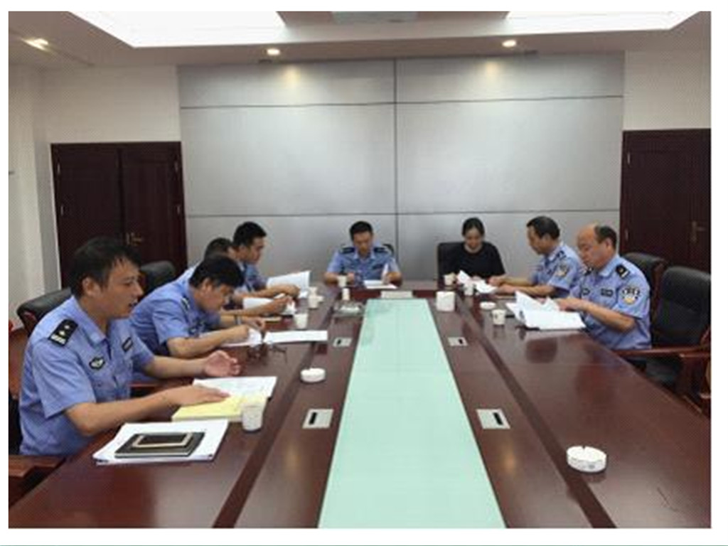交警大队党支部第五党小组召开党日会