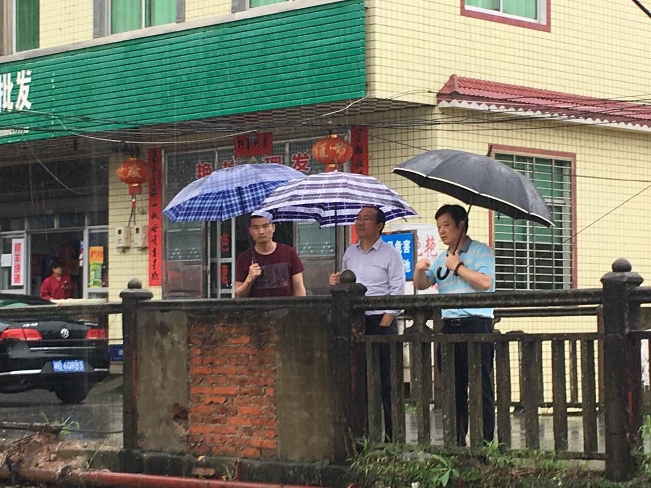 县委副书记唐卫湘督查指导防汛和河长制工作