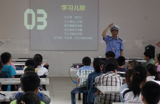 株洲市法治宣讲团进云龙校园开展法治宣讲活动