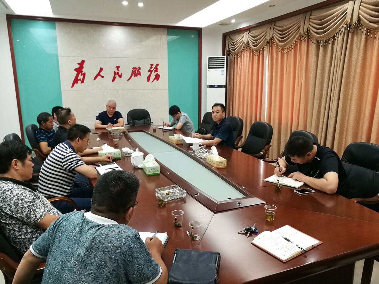 区委常委、纪委书记邹建平到枫溪街道调度项目工作