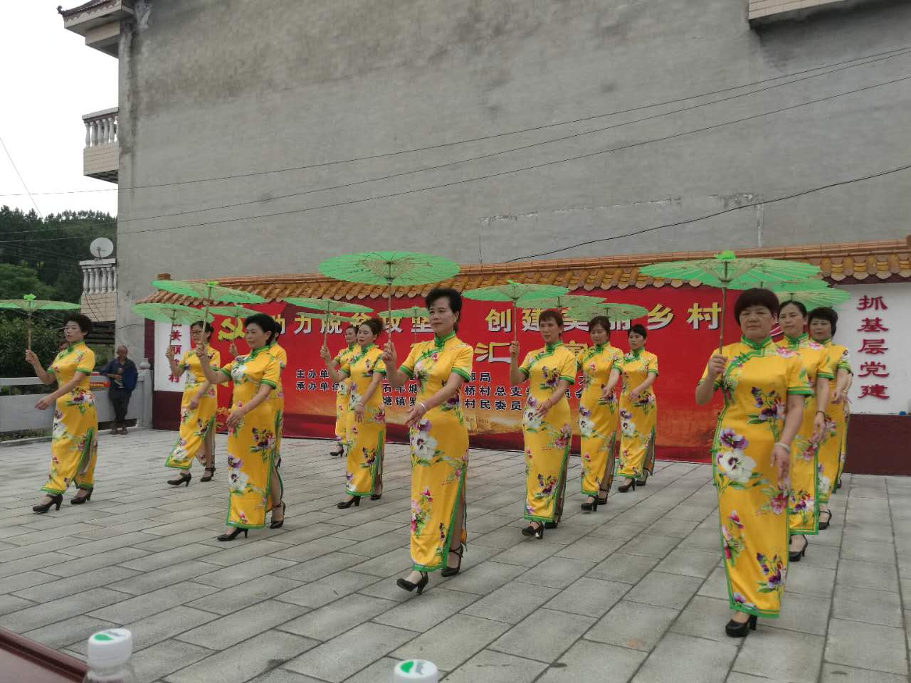 迎七一:送戏下乡到农村 文化惠民暖人心