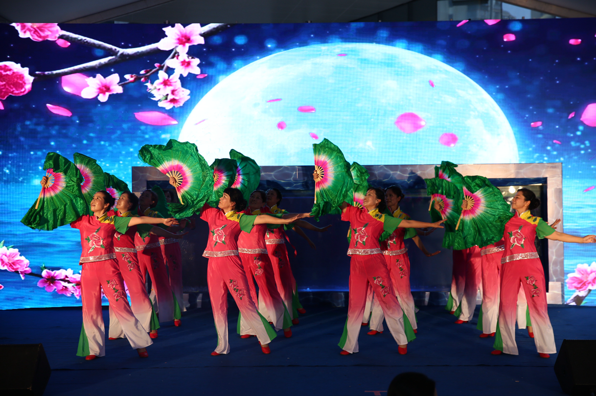 “欢乐潇湘•幸福新区”嵩山街道专场精彩上演