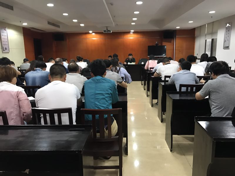 县民政局召开“两学一做”学习讨论会议