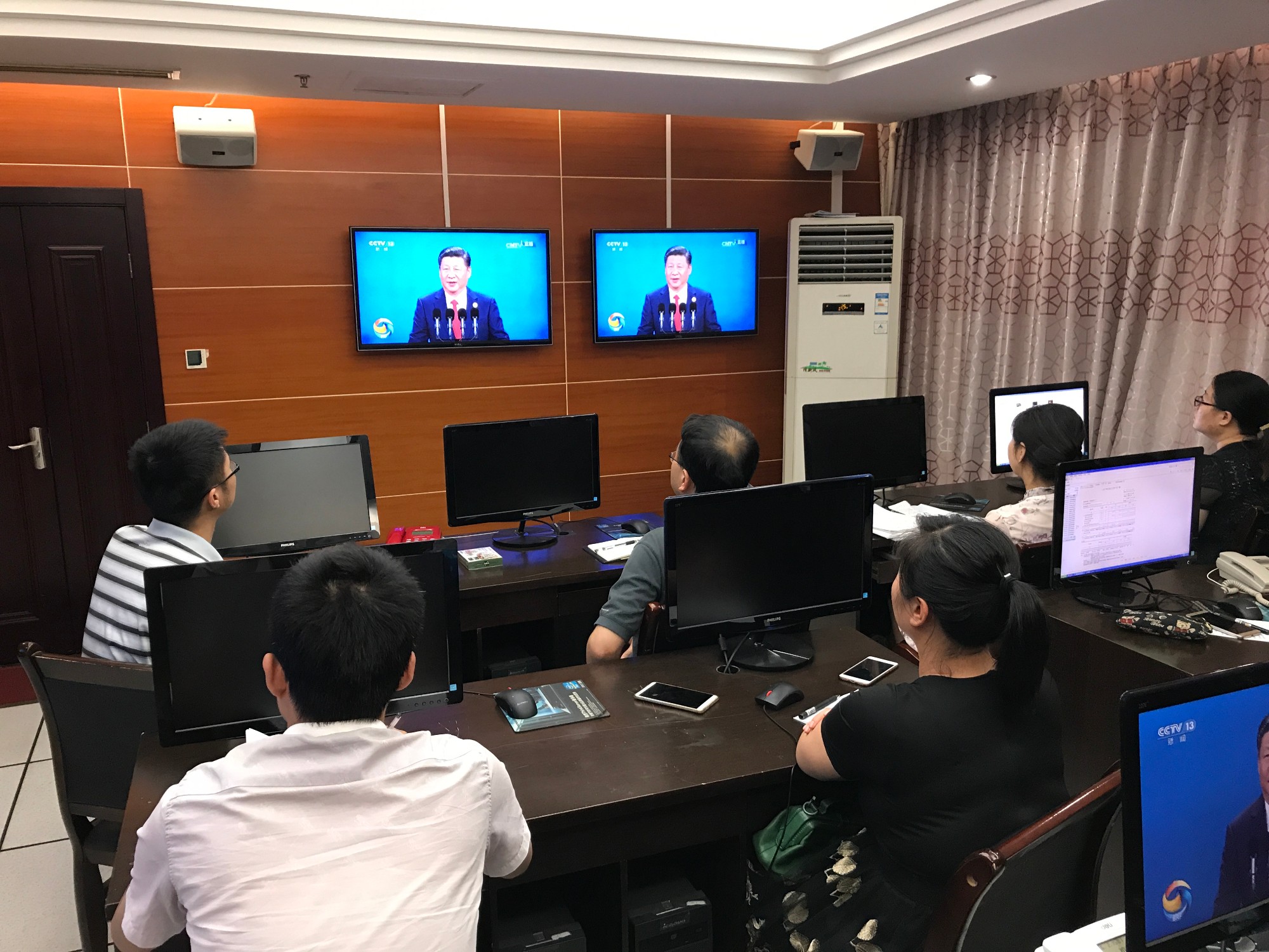 区统计局组织党员干部认真学习“一带一路”重要讲话精神