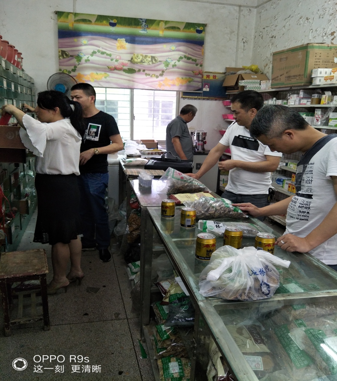 攸县食品药品工商质量监督管理局全面整顿药品、医疗器械、保健食品、化妆品经营秩序