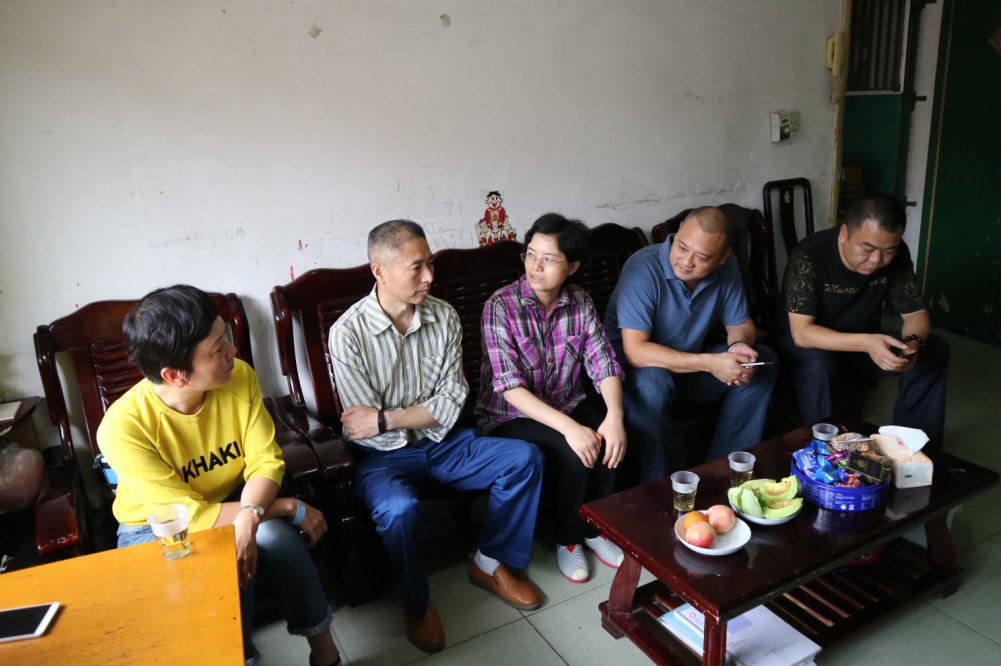区政协副主席廖文聪慰问城管系统困难党员