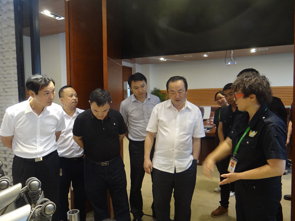 国家发改委国防司周平副司长一行专题调研芦淞军民融合工作